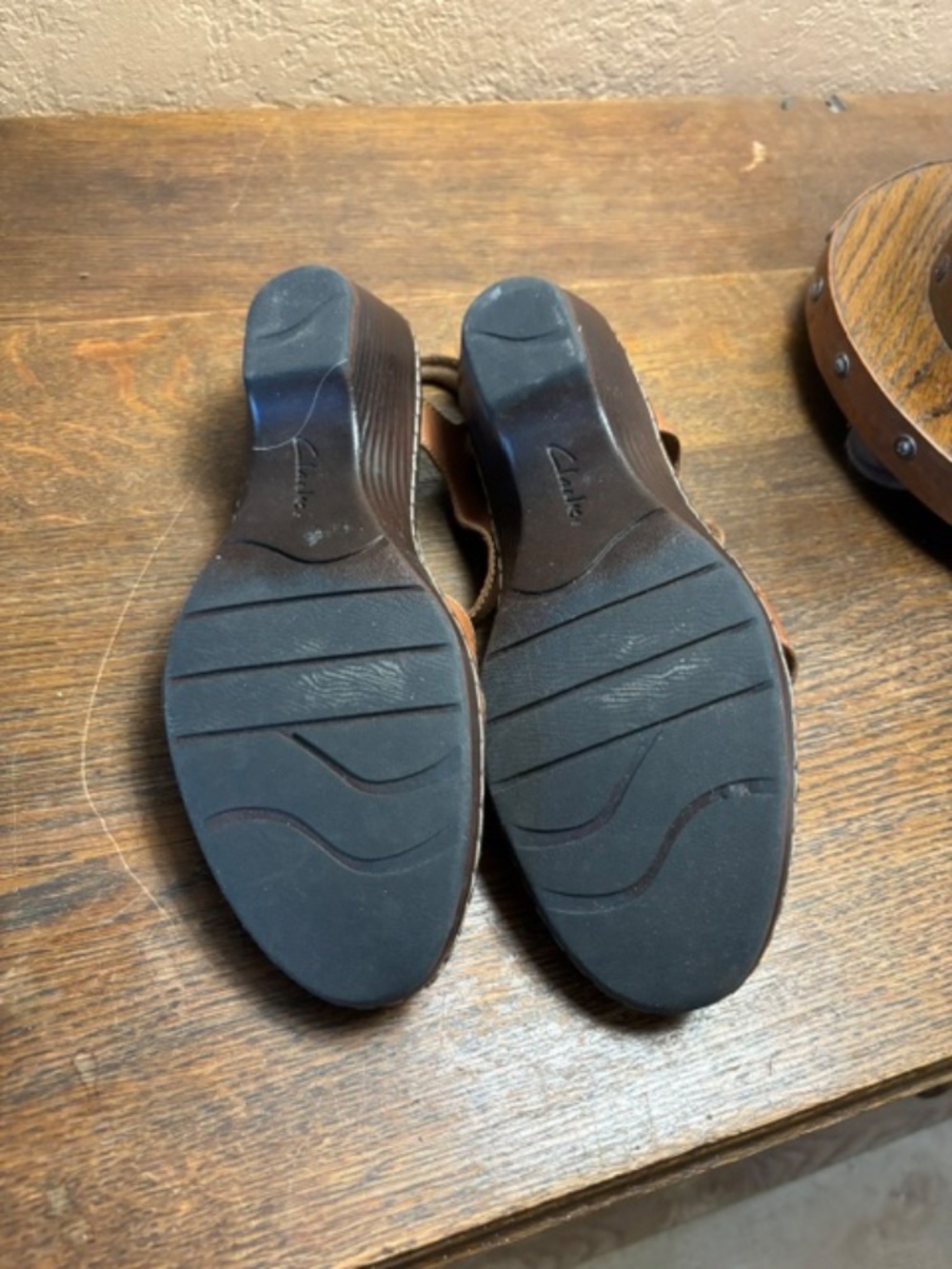 Clarks Bendables - SZ9.5M - Picture 3 of 3